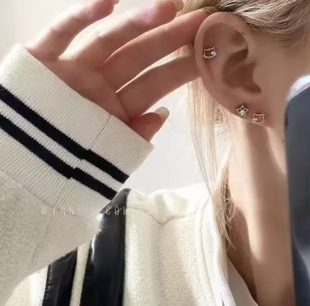 Cute hello kitty studs