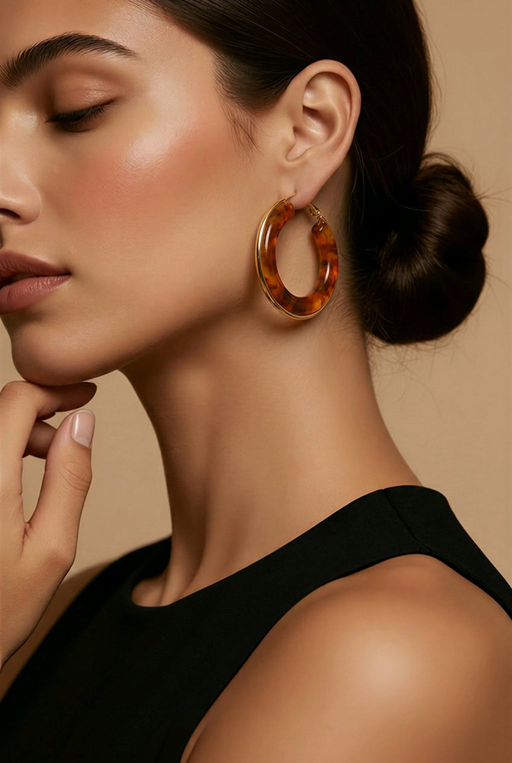 Retro resin hoop earrings