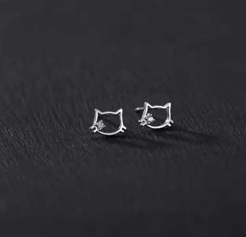 Cute hello kitty studs