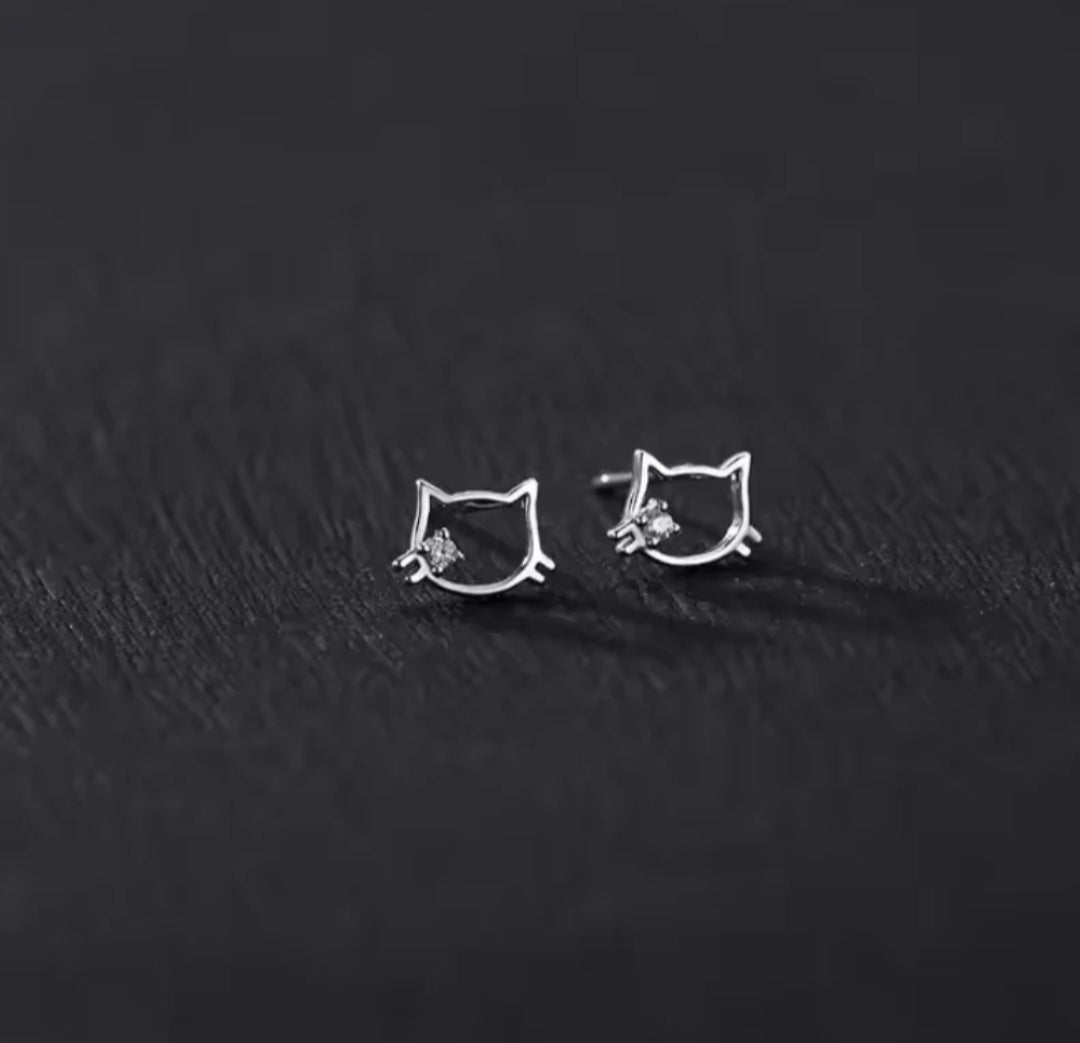 Cute hello kitty studs