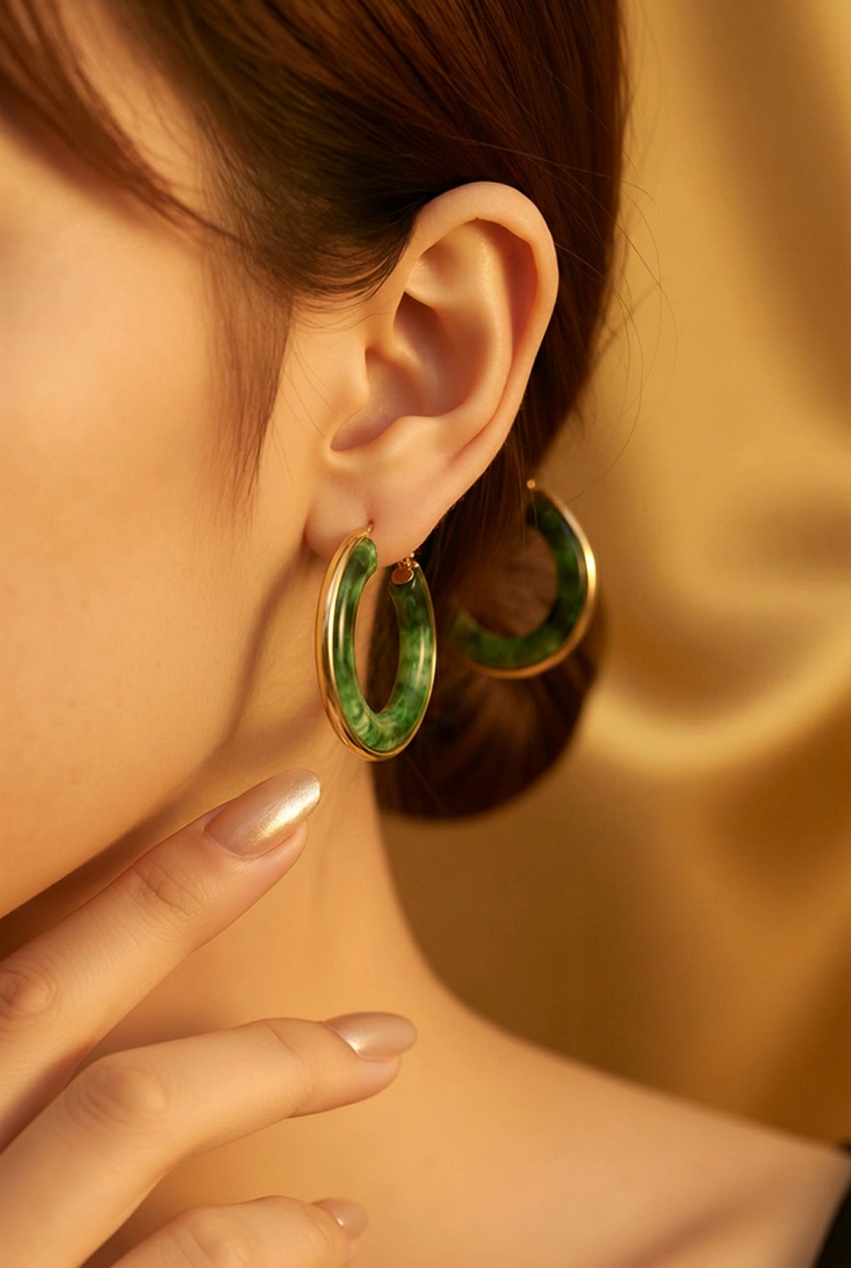 Retro resin hoop earrings