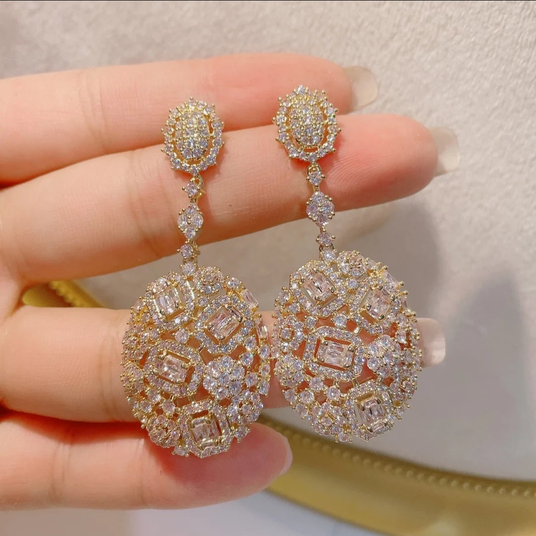 100% micro zirconia waterdrop earrings